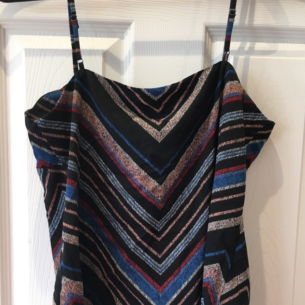 NWT Socialite Tank top SZ S multi scalloped neckline!!
